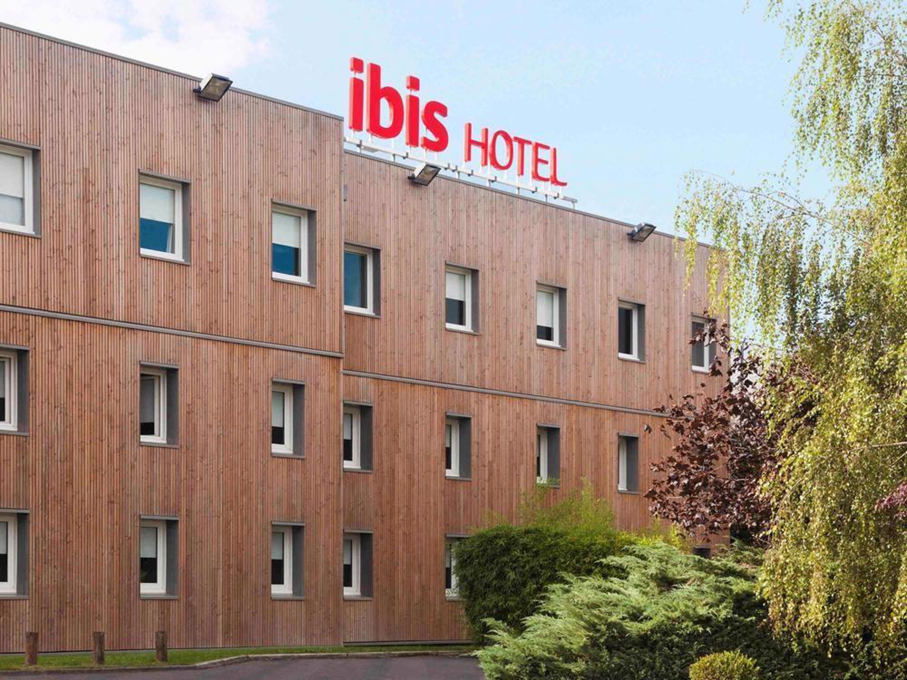Ibis Nemours Hotell Exteriör bild